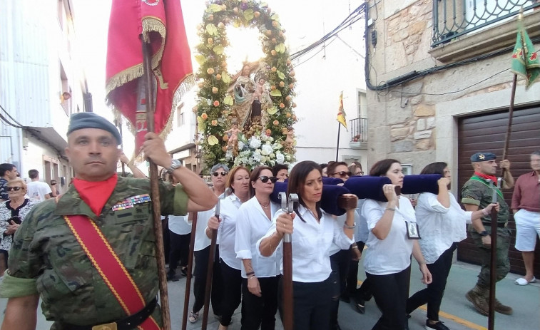 Explosión de alegría en el día grande del Carme dos Pincheiros