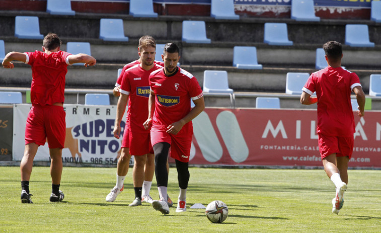 Una plaga de lesiones asola al Arosa a tres semanas del debut