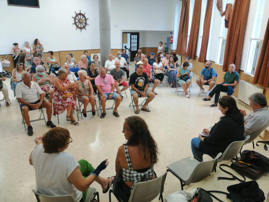 Convocan una protesta en el centro de Baltar y la Xunta defiende la organización de la asistencia sanitaria