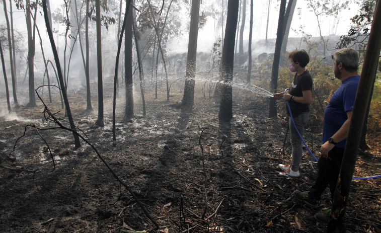 El Gobierno declara Xiabre y O Barbanza zonas catastróficas por los incendios