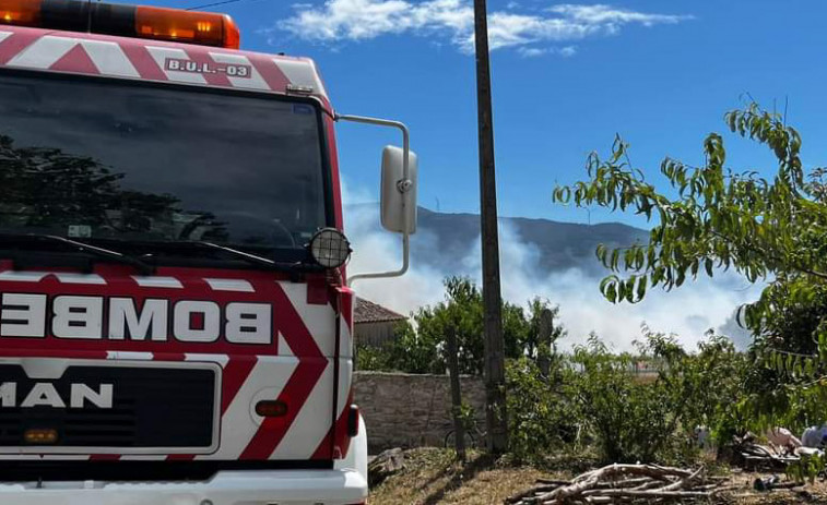 Policía Autonómica concluye que el incendio del día 21 en Rianxo lo causaron bombas de palenque