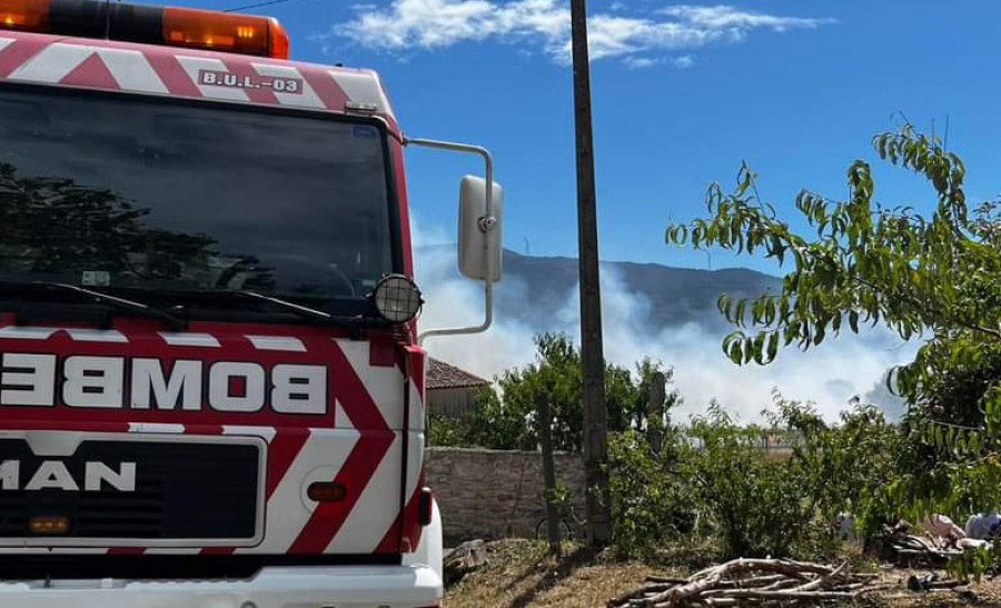 Policía Autonómica concluye que el incendio del día 21 en Rianxo lo causaron bombas de palenque