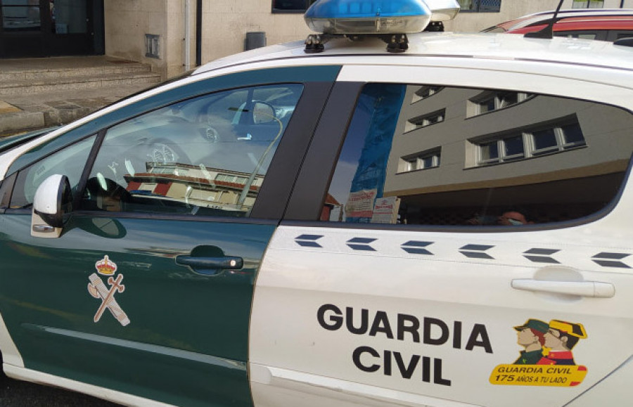 Sorprendido un menor de edad de Rianxo cuando vendía droga en la terraza de un local hostelero de la villa