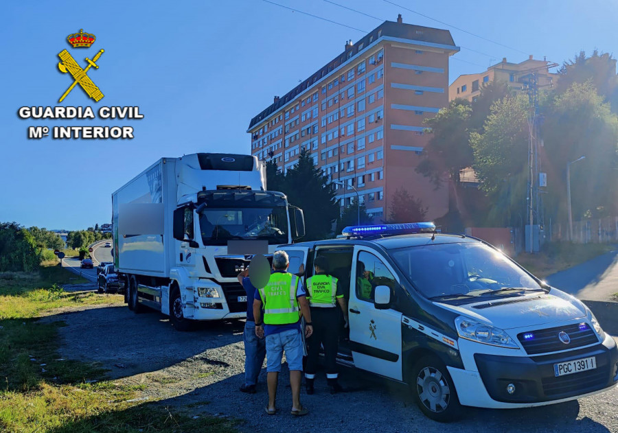 Denuncian a un camionero de Vilanova por duplicar la tasa de alcohol y conducción peligrosa