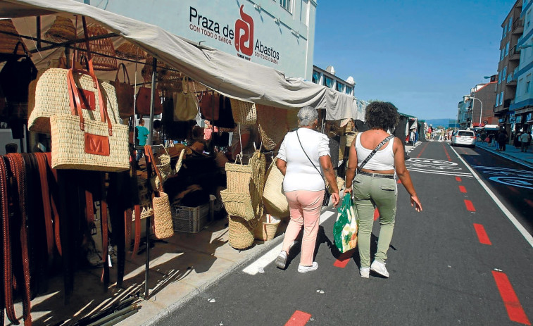 Ravella da otro cambio al mercadillo  y coloca puestos dentro de A Peixería