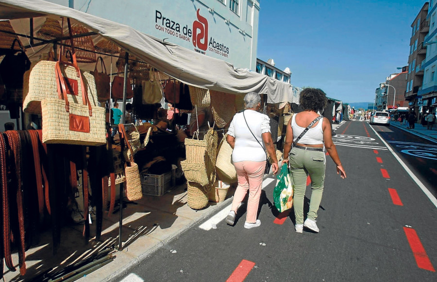 Ravella da otro cambio al mercadillo  y coloca puestos dentro de A Peixería