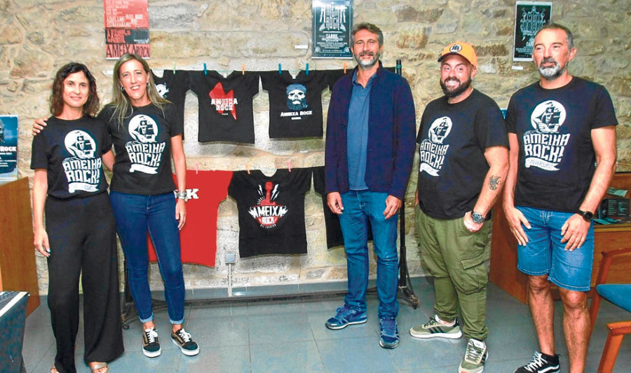 Una exposición de carteles, fotos y camisetas completa el programa del festival carrilexo Ameixa Rock