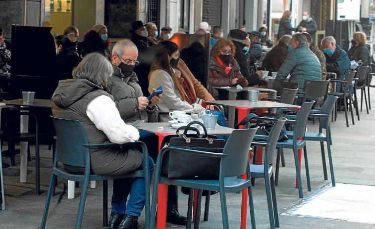 Ravella estudia modificar la ordenanza para ampliar el horario de las terrazas