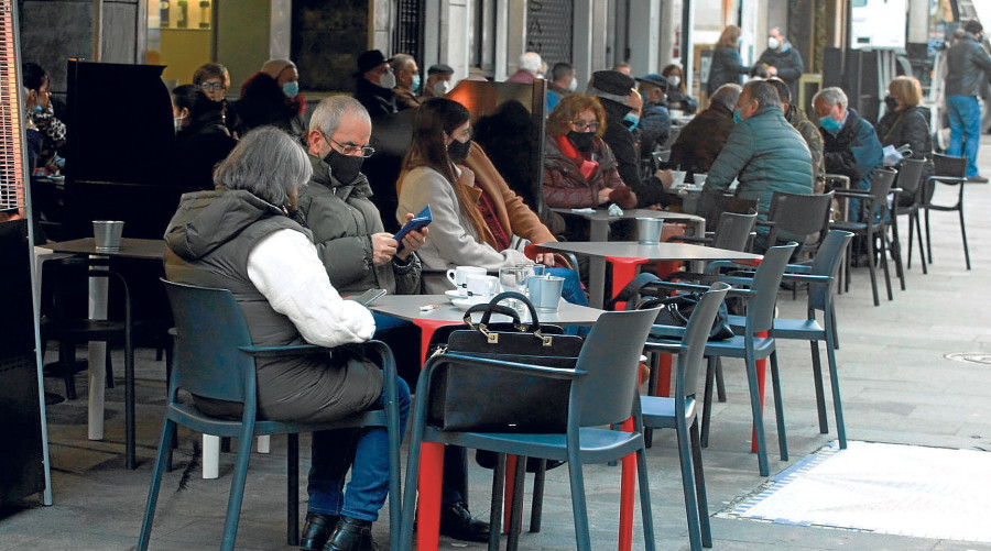 Ravella estudia modificar la ordenanza para ampliar el horario de las terrazas