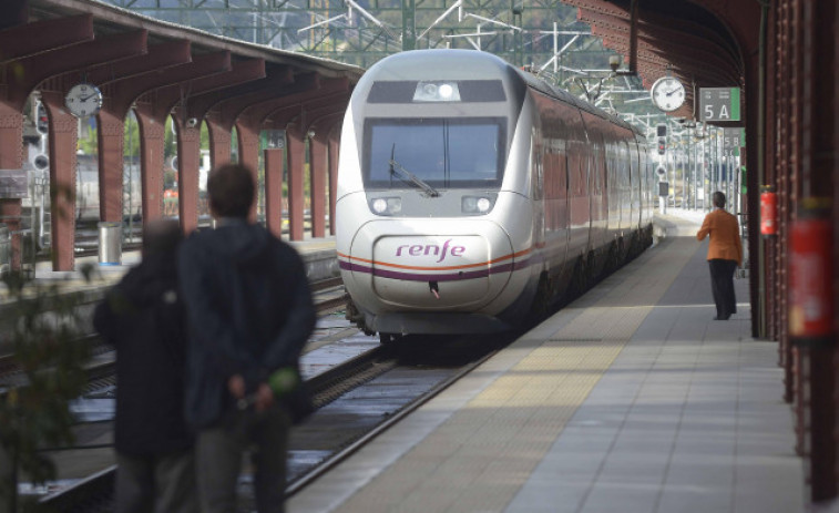 El Gobierno prevé extender los bonos gratis de Renfe a la línea Santiago-Ourense