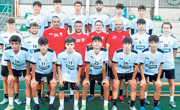 El Arosa juvenil vela armas para su estreno en la élite