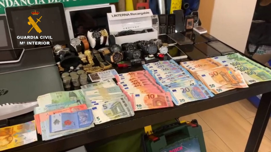 Detenidos dos vecinos de Caldas y Vilagarcía por robos con butrón en naves industriales