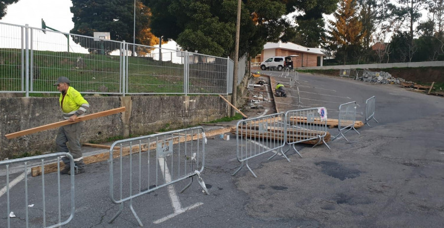 El asfaltado de Monte da Vila provoca cambios en el acceso a los espacios públicos de la zona