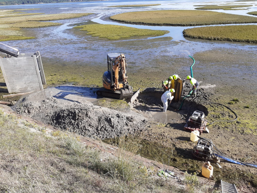 La tubería general que suministra el agua a O Grove vuelve a sufrir una avería