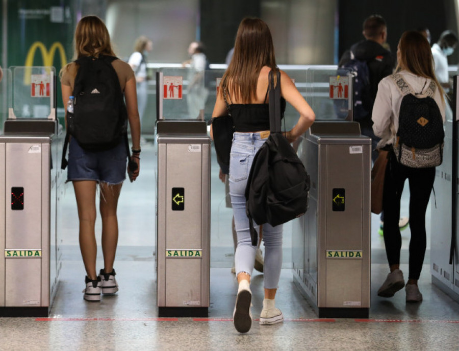 Renfe aplica desde este viernes medidas para evitar el "mal uso" de los abonos gratuitos para viajeros recurrentes