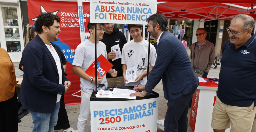 El PSOE reitera su petición de un mejor transporte comarcal: “É máis sinxelo ir a Madrid que a A Illa”