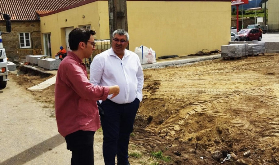 Ribadumia comienza las obras de mejora del recinto del edificio municipal de servicios sociales