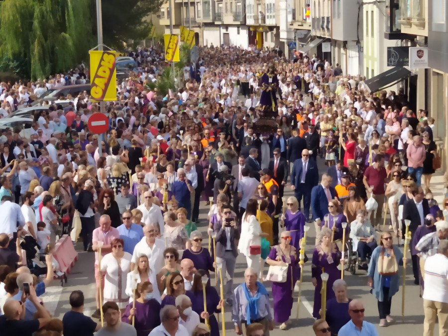 Reviviendo en A Pobra con la procesión de las mortajas tras el coronavirus