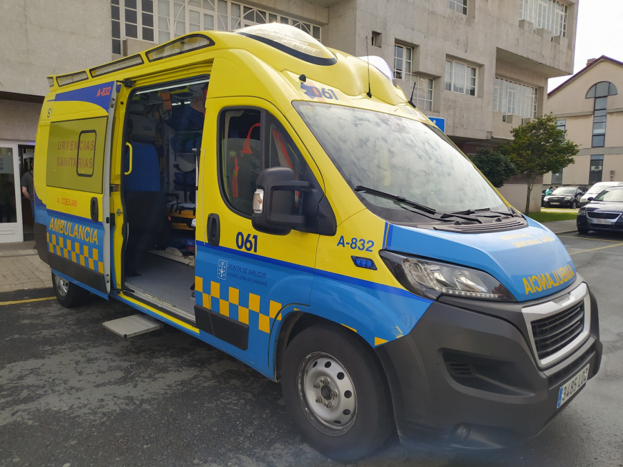Herido un chico de 19 años en un atropello en un paso de peatones de la Avenida da Coruña, en Ribeira