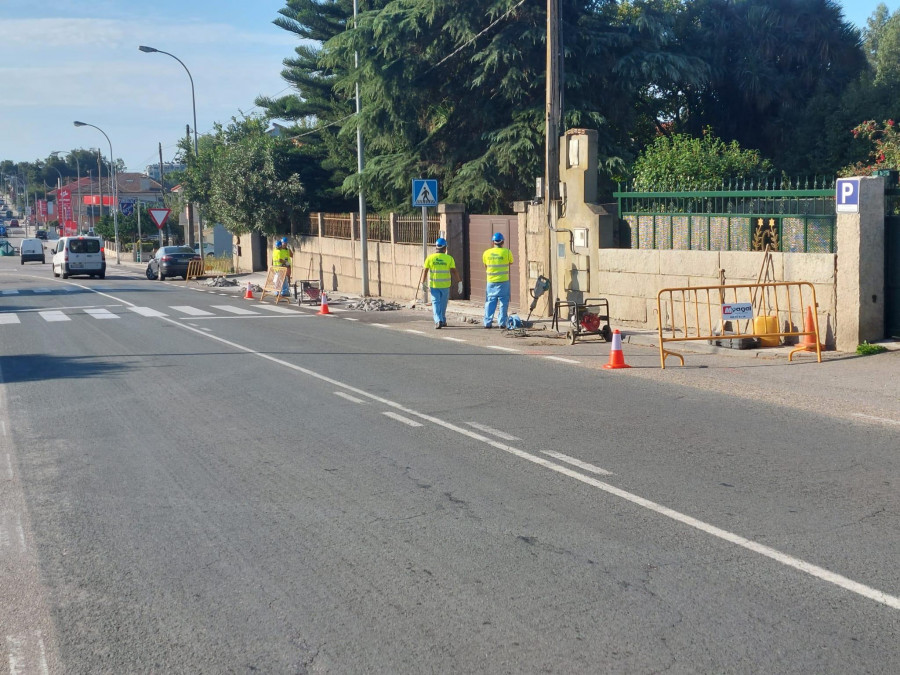 La Xunta inicia las obras para acondicionar las aceras en un tramo de la carretera PO-504
