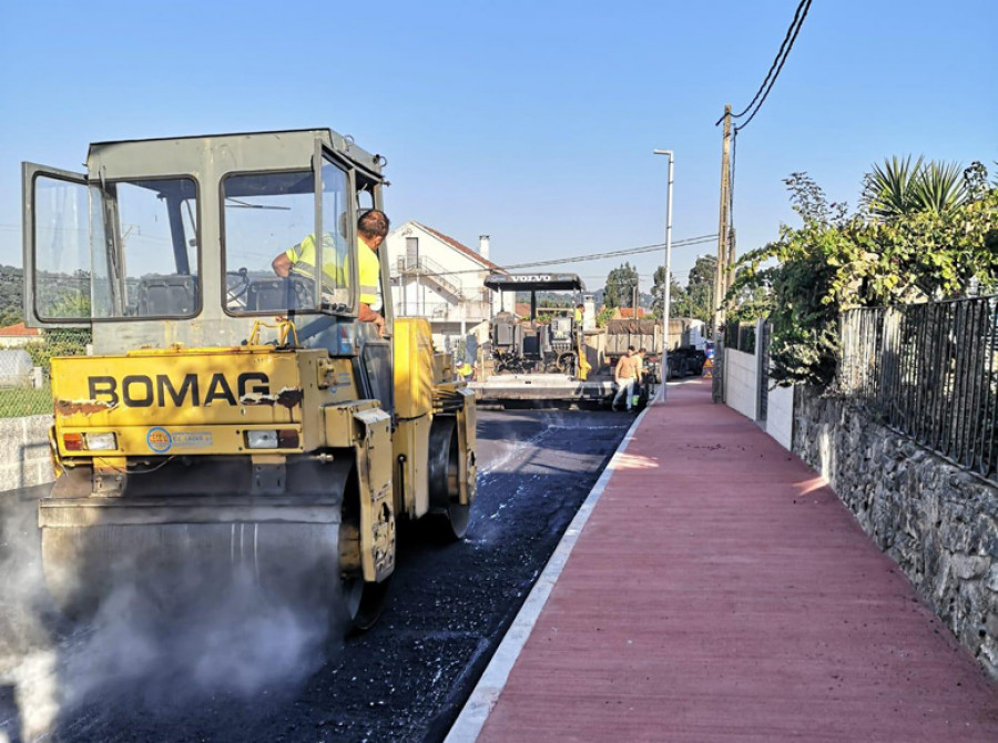 El Concello de Sanxenxo prevé terminar esta semana el asfaltado del vial que conecta Contumil con la autovía