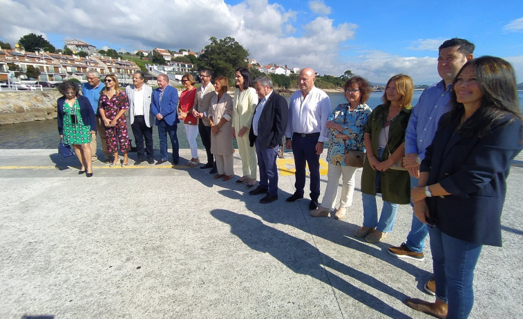 O PPdeG hace piña en Ribeira para avalar la  ley de ordenación del litoral frente al “ecoloxismo radical” de PSOE y BNG