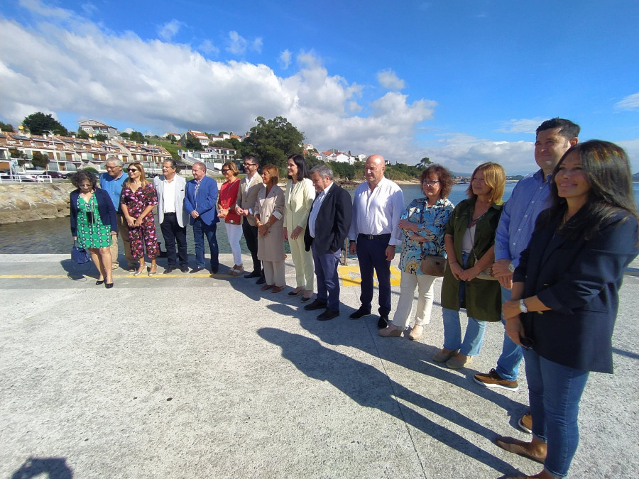 O PPdeG hace piña en Ribeira para avalar la  ley de ordenación del litoral frente al “ecoloxismo radical” de PSOE y BNG