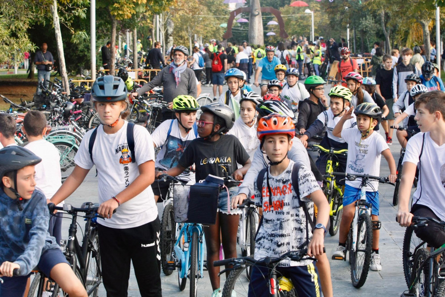 La Fiesta de la Bicicleta congrega sobre dos ruedas a cientos de escolares