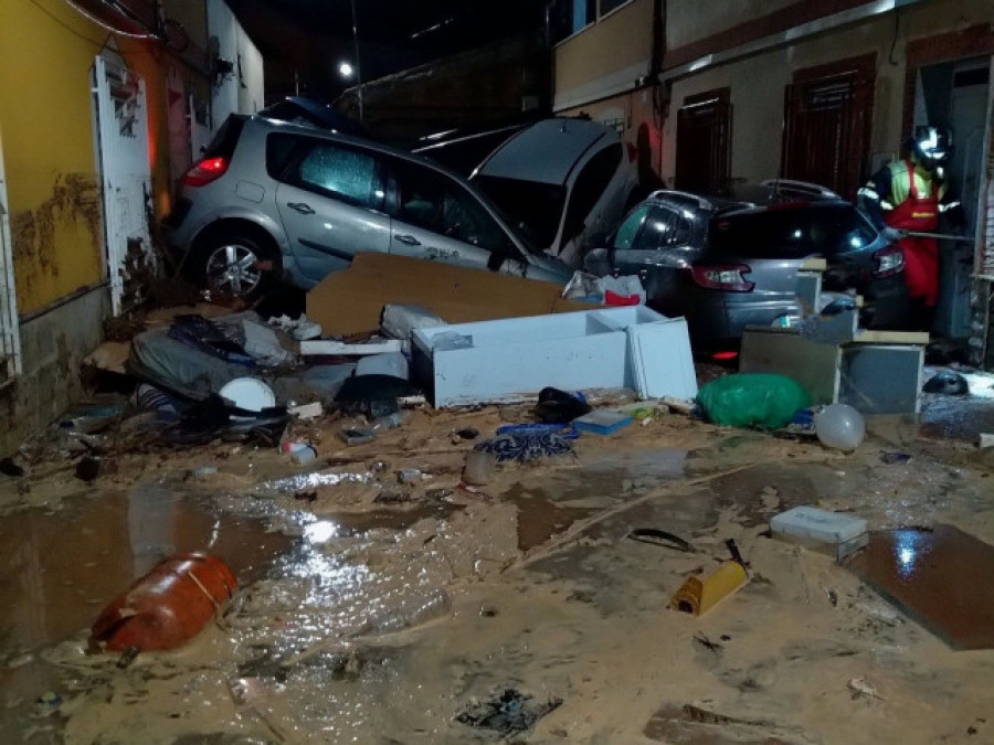 Fallece una persona tras ser arrastrada 300 metros por una tromba de agua en Murcia