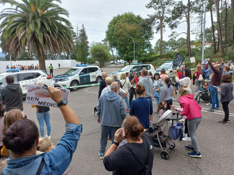 Una nueva concentración para reclamar mejoras en la sanidad pública llega hasta A Toxa