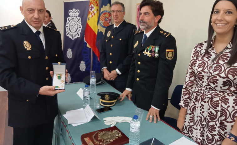 El recuerdo del traslado a la nueva comisaría marca la celebración de los Ángeles Custodios en Ribeira
