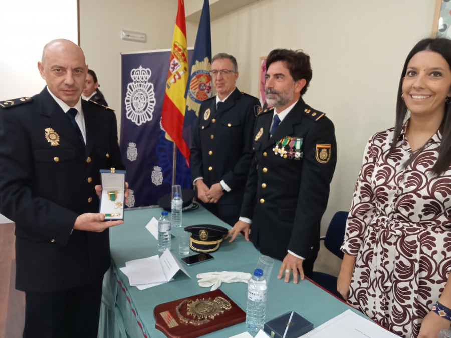 El recuerdo del traslado a la nueva comisaría marca la celebración de los Ángeles Custodios en Ribeira