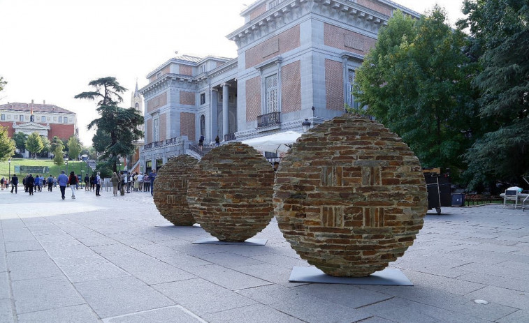 La obra del escultor de Cambados Manolo Paz ya se disfruta en las calles de Madrid