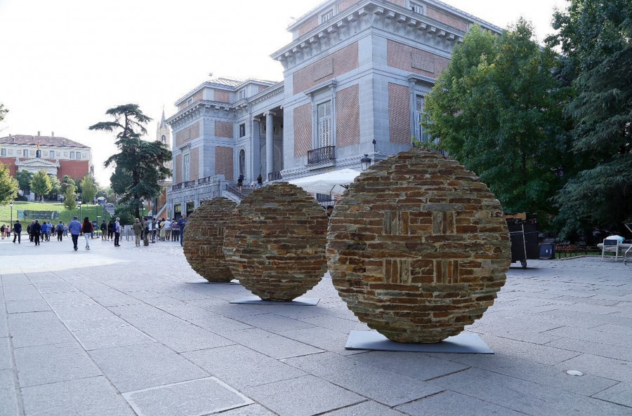 La obra del escultor de Cambados Manolo Paz ya se disfruta en las calles de Madrid