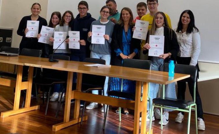 Doce alumnos del IES de Rianxo obtienen el certificado de nivel B1 de Lengua Portuguesa que otorga el Instituto Camões