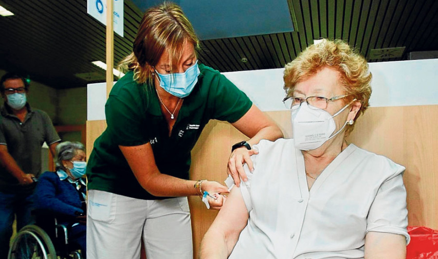 La vacuna del covid y de la gripe llegará este fin de semana a centenares de mayores
