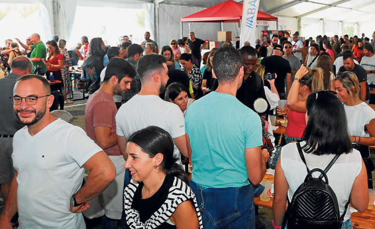 La Festa do Marisco vive una gran afluencia tras vender más de 15.000 tickets el viernes