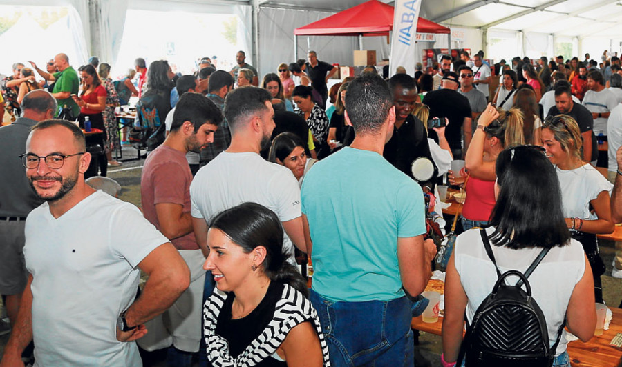 La Festa do Marisco vive una gran afluencia tras vender más de 15.000 tickets el viernes