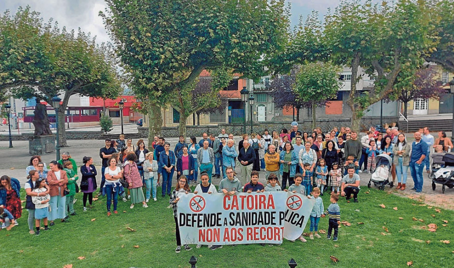 Catoira sale a la calle para exigir más horas de pediatra y mejoras en el servicio sanitario