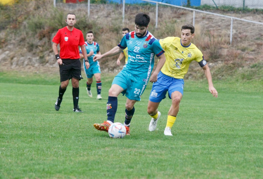 Un gol maradoniano de Manu en el minuto 87 condena al Cambados