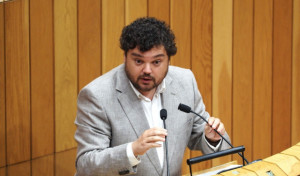 El conflicto de la mejilla regresa al Parlamento con una pregunta urgente del PSOE