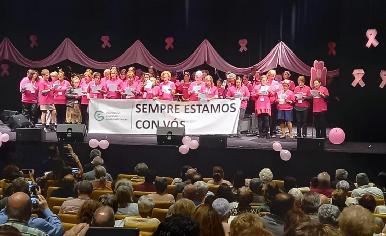 O Grove se vuelca en la lucha contra el cáncer de mama con un lleno en el festival “Por Elas”