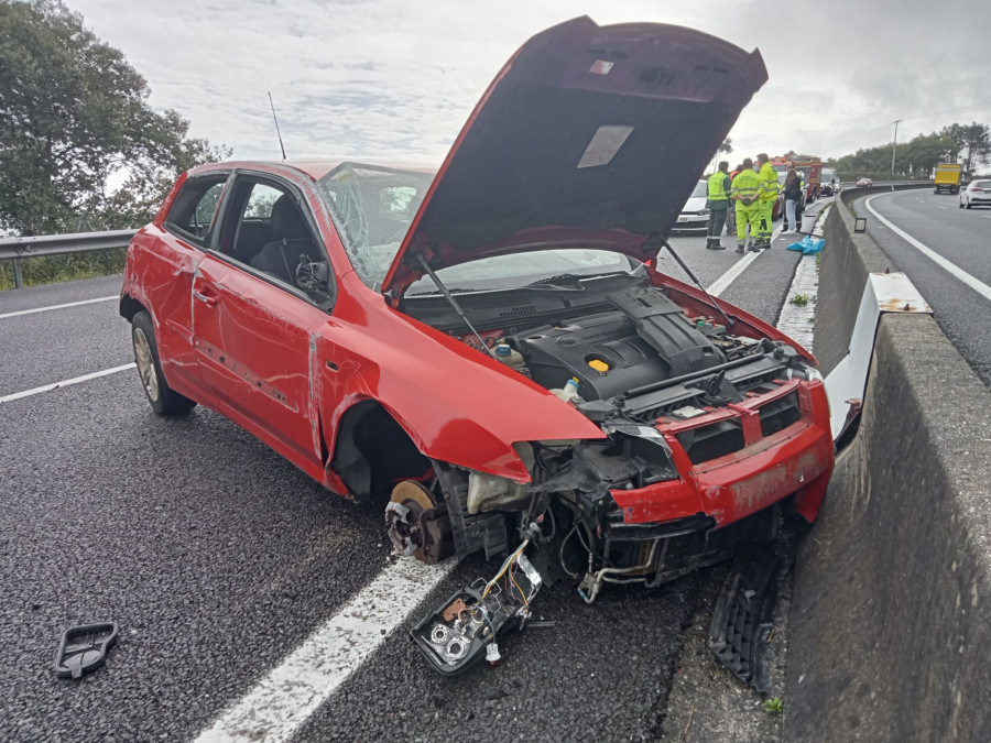 Herida una conductora en un accidente en la Autovía do Barbanza, a la altura de Lampón, en Boiro