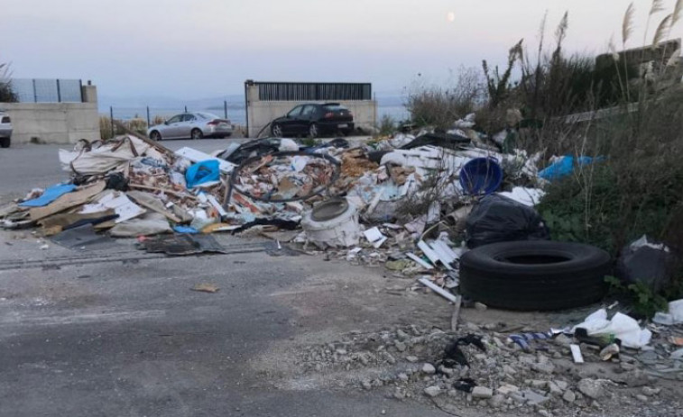 El PBBI demanda mejoras en el servicio de recogida de basura y limpieza en el polígono industrial de Ribeira