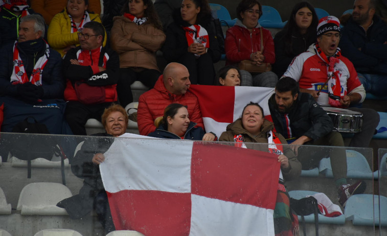 La afición que consigue que el Arosa juegue siempre de local