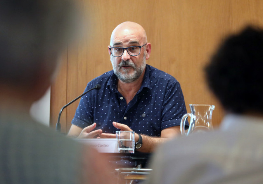 Francisco Castro recibe el XIX Premio Fernández del Riego de Periodismo