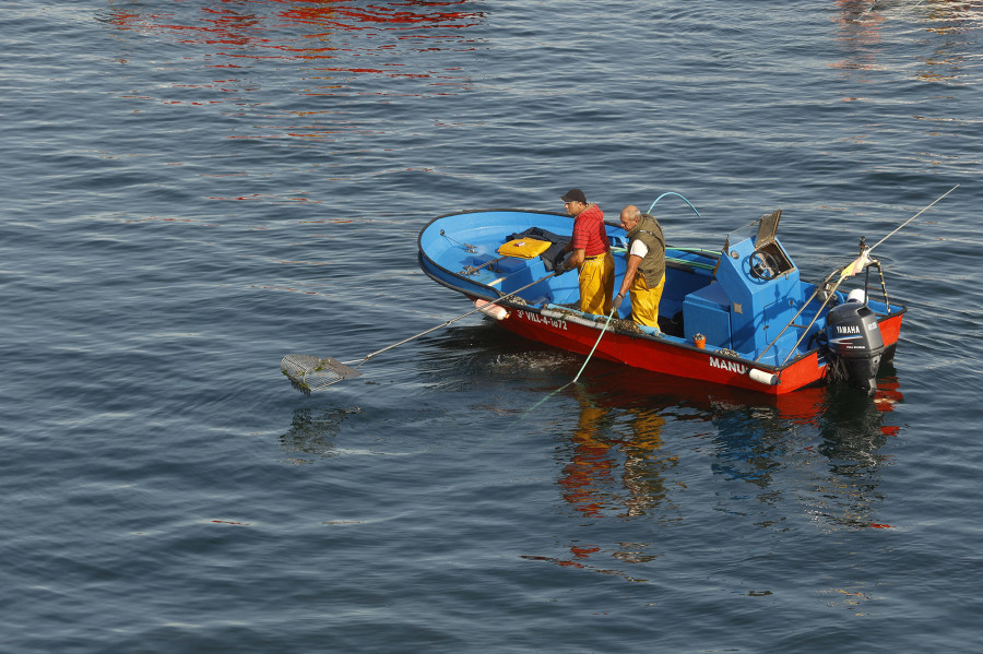 Mar y Rañeiros acuerdan  un paro en el libre marisqueo  del 1 de enero al 31 de marzo