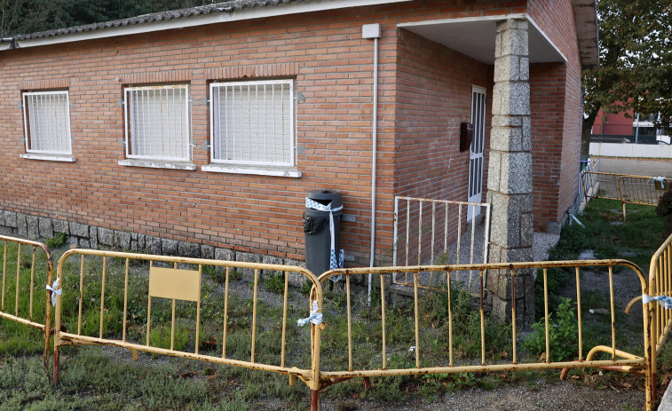 La Xunta arreglará ventanas y baños en el colegio de Carril, pero no la caseta del conserje