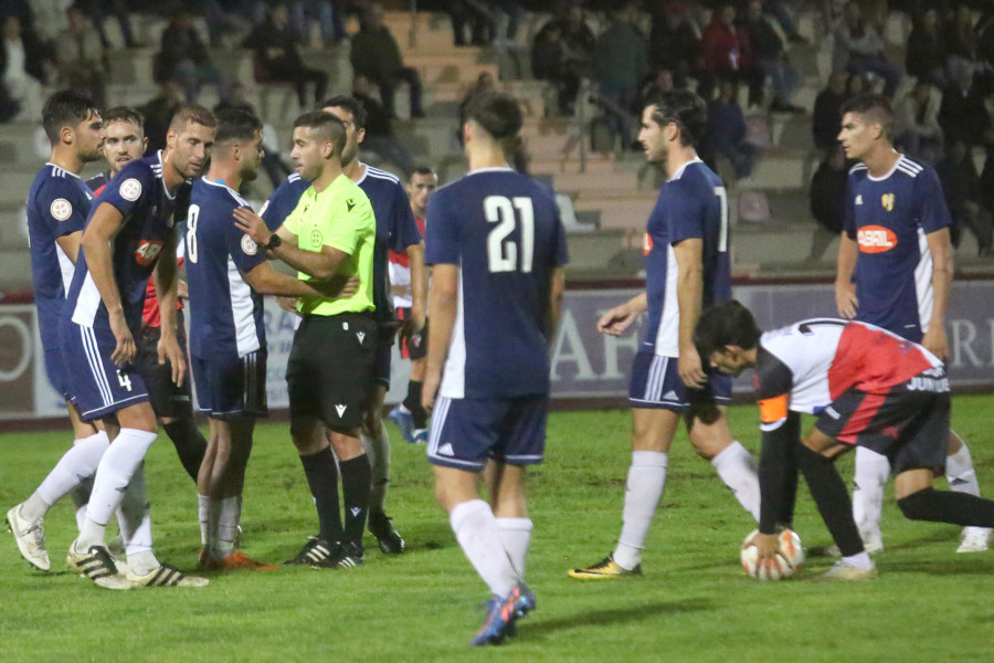 El mal estado de A Lomba obliga a llevar al Spórting a Vilaxoán