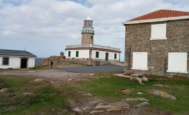 La concesionaria de la explotación del Faro de Corrubedo obtiene la licencia de obra tres años después de solicitarla